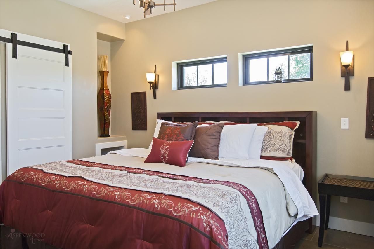 Aspenwood Manor Aparthotel Provo Exterior photo